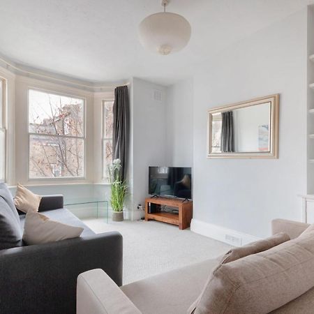 1 Bed Clapham Junction Apartment London Exterior photo