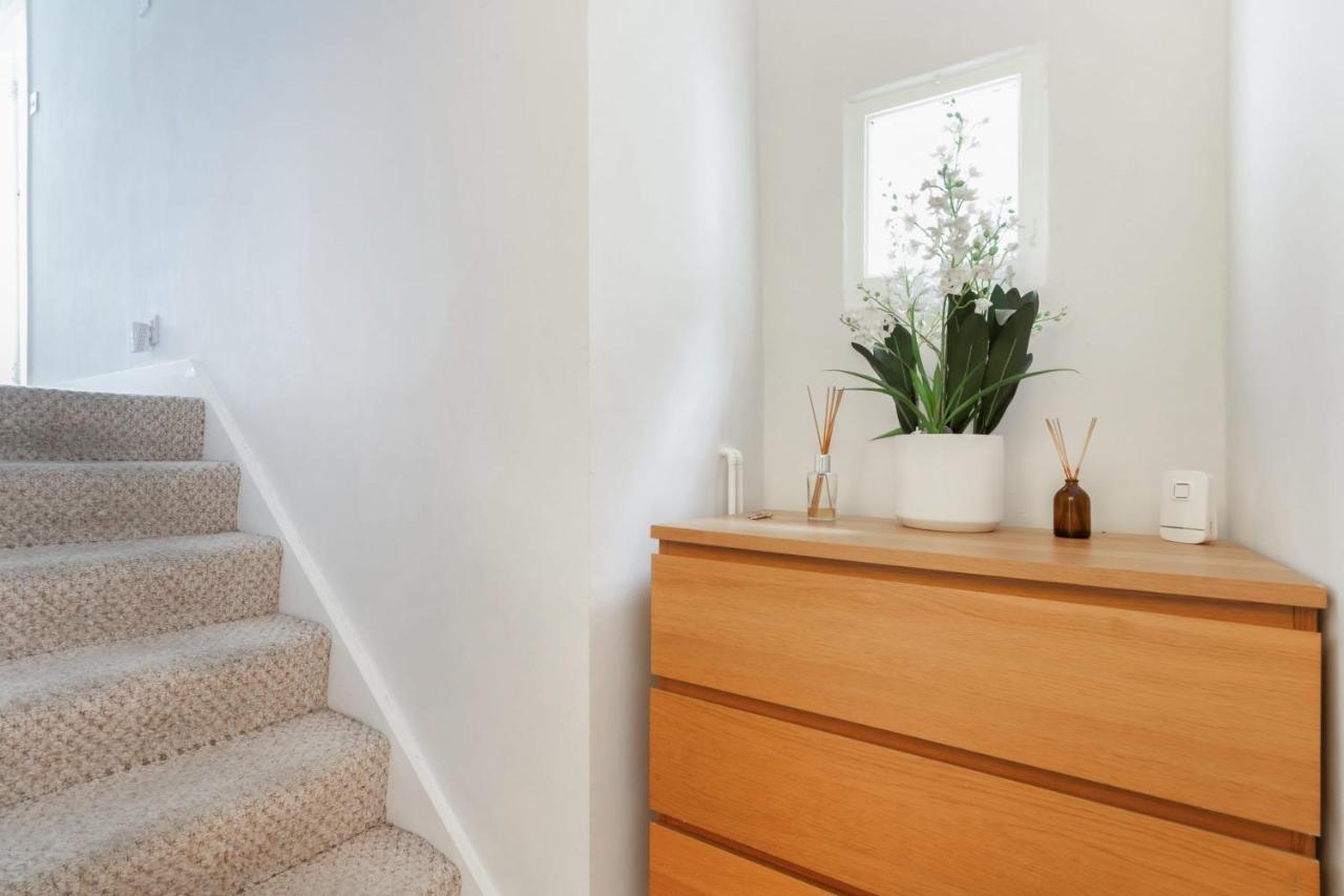 1 Bed Clapham Junction Apartment London Exterior photo